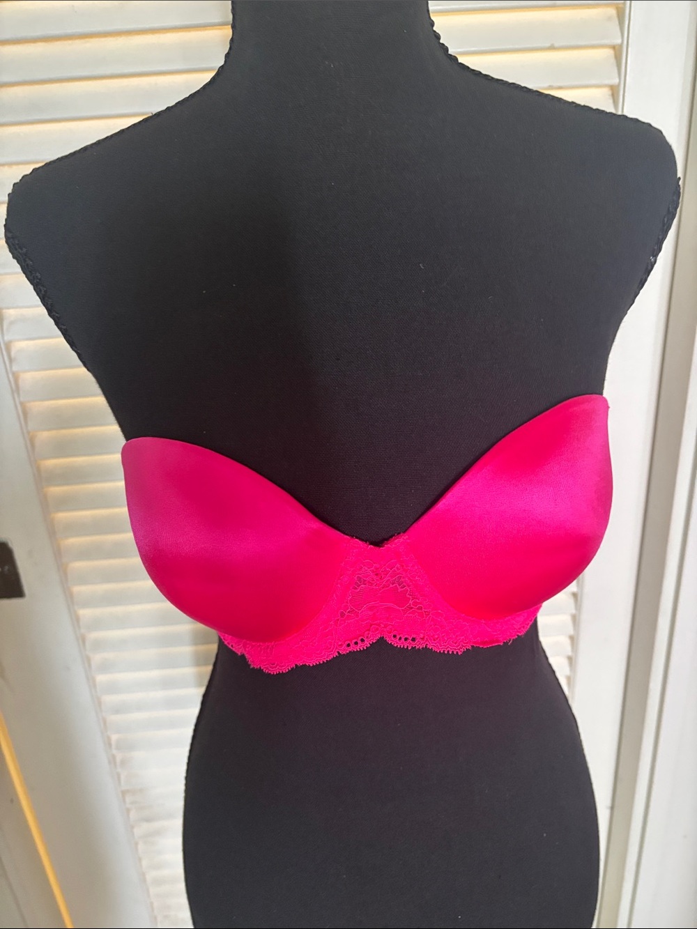 PINK Victoria's Secret Strapless Bra in Hot Pink